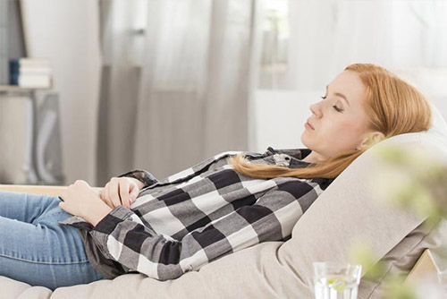 Professional Reiki healer doing reiki Hypnotherapy